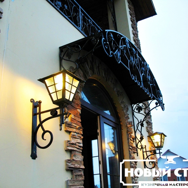 Козырек кованый лоза