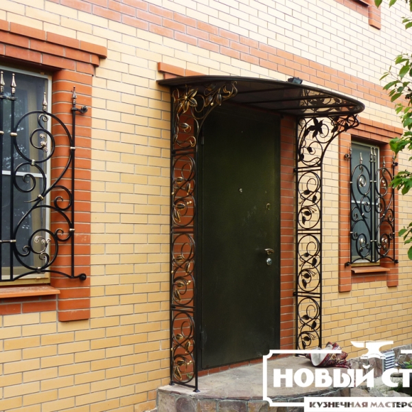 Козырек с решетками